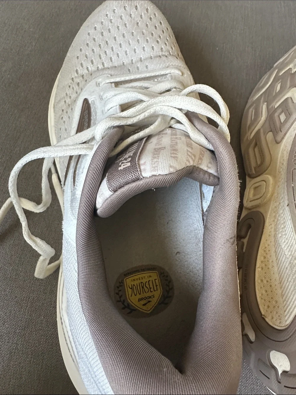 Brooks Adrenaline GTS 24 Women’s Running Shoes in White and Taupe